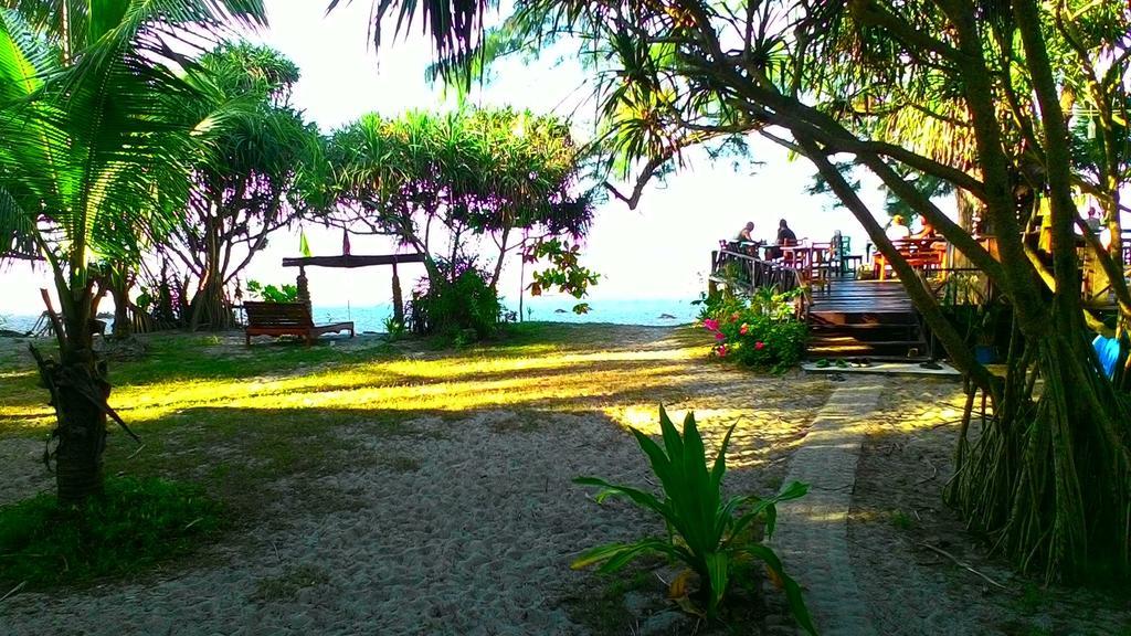 Hornbill Hut Hotel เกาะพยาม ภายนอก รูปภาพ